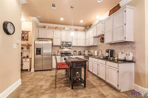23767 Monarch Pt, Springfield, LA 70462 photo 5