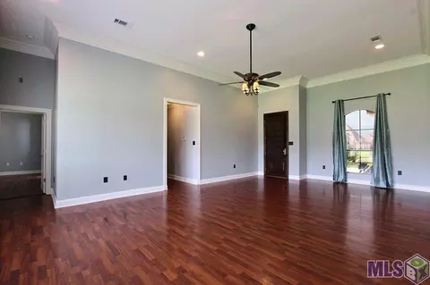15054 Cross Gate Dr, Walker, LA 70785 photo 4