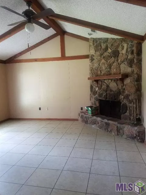 26819 Pen Dr, Walker, LA 70785 photo 2