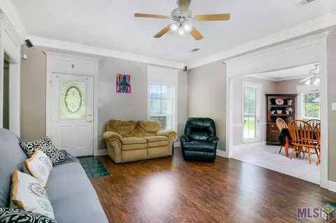 13537 Meadows Crossing Dr, Walker, LA 70785 photo 4