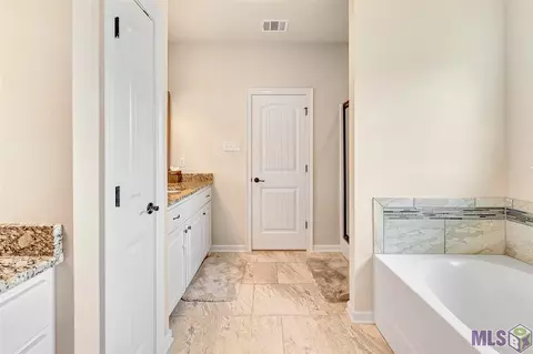 12480 Three Lakes Dr, Walker, LA 70785 photo 24