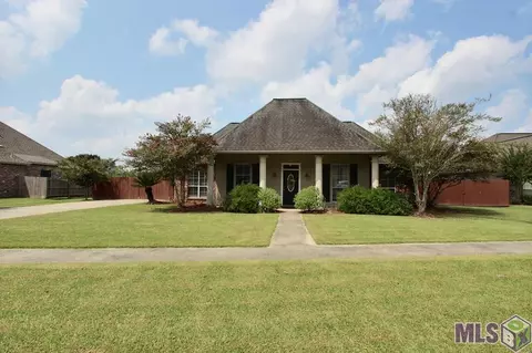 32967 Fox Run Dr, Walker, LA 70785 photo 1