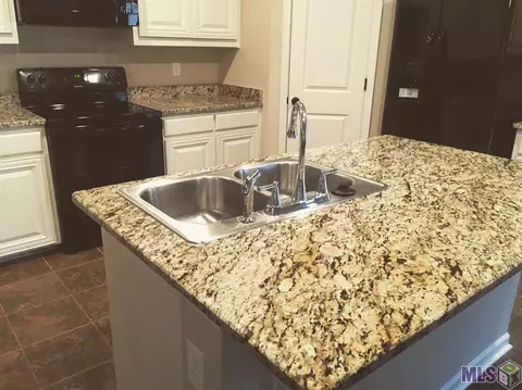 4474 Olivia Dr, Addis, LA 70710 photo 3