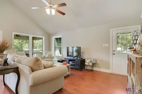 19239 River Bend Rd, Maurepas, LA 70449 photo 5