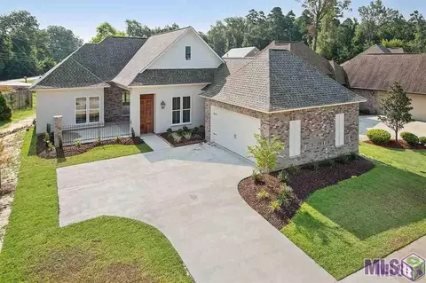 9388 Villa Crossing Dr, Greenwell Springs, LA 70739 photo 1