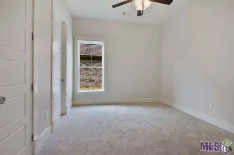 9388 Villa Crossing Dr, Greenwell Springs, LA 70739 photo 13