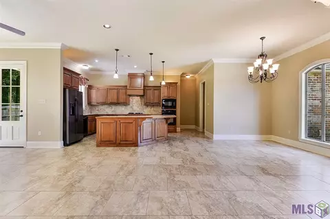 13364 Williamsburg Dr, Walker, LA 70785 photo 8