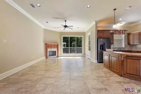13364 Williamsburg Dr, Walker, LA 70785 photo 7
