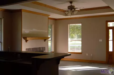 20641 Riverside Rd, Springfield, LA 70462 photo 2