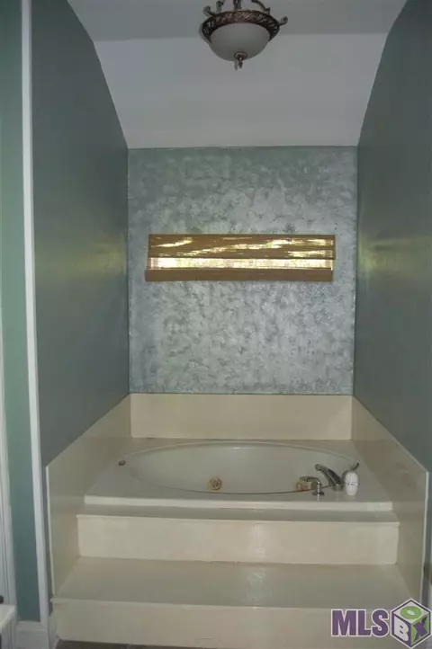 20641 Riverside Rd, Springfield, LA 70462 photo 11