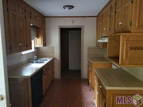 6411 E Myrtle Ave, Baker, LA 70714 photo 2