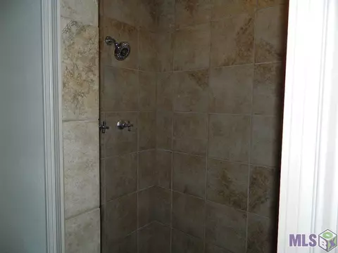 9743 Mollylea Dr, Baton Rouge, LA 70815 photo 14