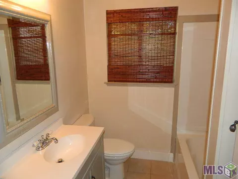9743 Mollylea Dr, Baton Rouge, LA 70815 photo 11