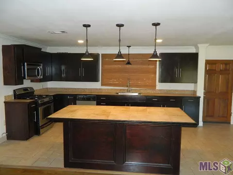 9743 Mollylea Dr, Baton Rouge, LA 70815 photo 4