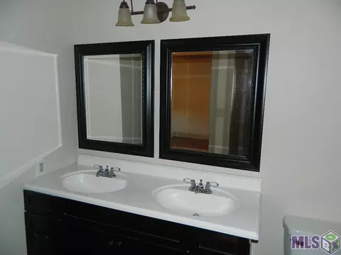 9743 Mollylea Dr, Baton Rouge, LA 70815 photo 13