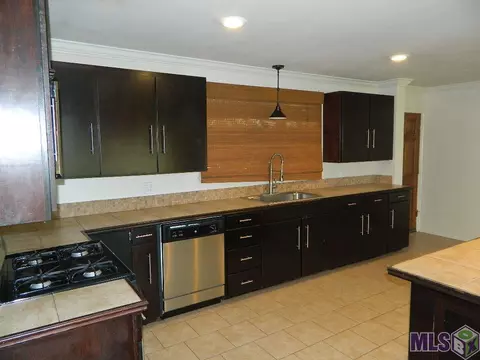 9743 Mollylea Dr, Baton Rouge, LA 70815 photo 3