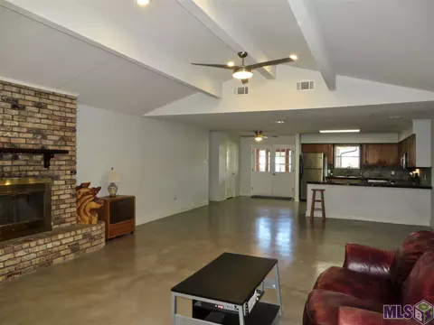 20689 Buns Ln, Springfield, LA 70462 photo 9