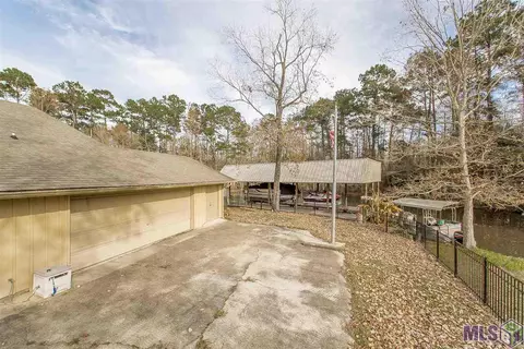 31741 River Pines Dr, Springfield, LA 70462 photo 9