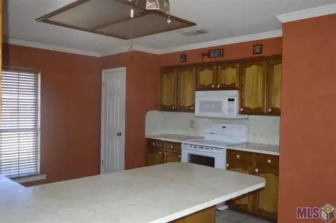14118 Forest Glen Ln, Walker, LA 70785 photo 3