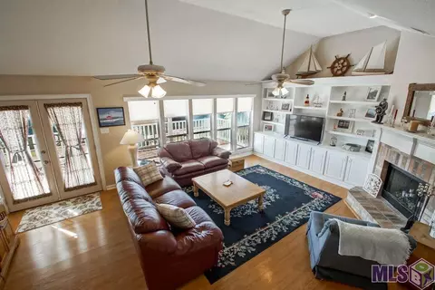 253 Carr Dr, Slidell, LA 70458 photo 2