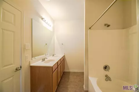 12795 Diamond Lake Dr, Walker, LA 70785 photo 6