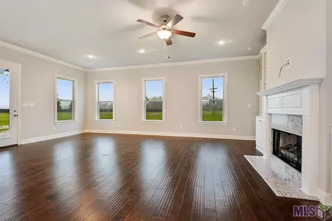 23421 Cypress Cv, Springfield, LA 70462 photo 5