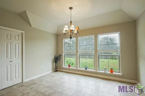 31127 Green Leaf Dr, Walker, LA 70785 photo 5