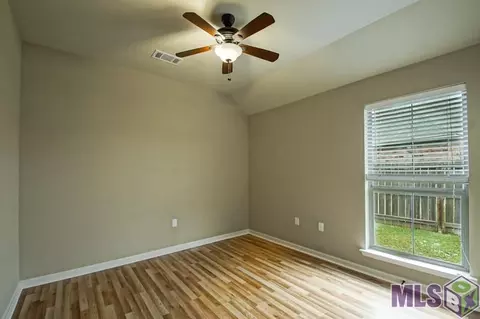 31127 Green Leaf Dr, Walker, LA 70785 photo 10