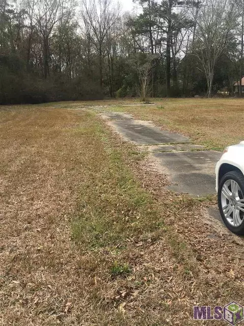 8496 Comite Dr, Baker, LA 70714 photo 1