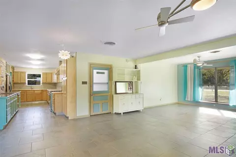 11719 Pine St, Walker, LA 70785 photo 9