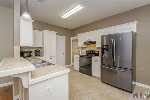 15709 Varnado Rd, Walker, LA 70785 photo 3