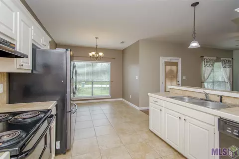 15709 Varnado Rd, Walker, LA 70785 photo 6