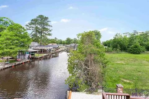 20541 Swamp Dr, Springfield, LA 70462 photo 2