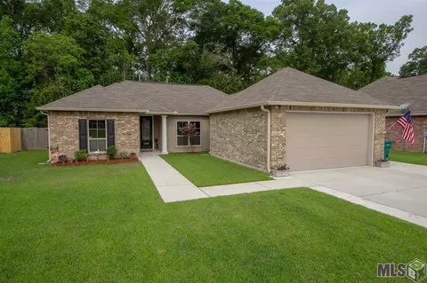 30402 Dawson Ln, Albany, LA 70711 photo 1