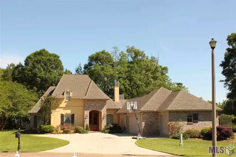 30070 Oak Shadow Dr, Walker, LA 70785 photo 1