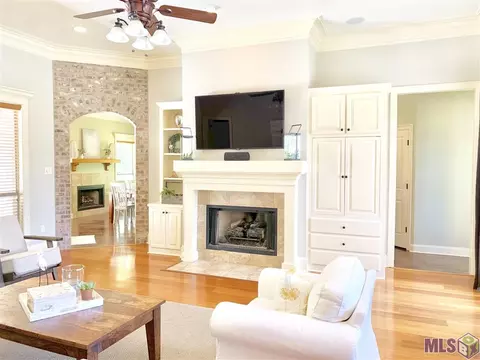 30070 Oak Shadow Dr, Walker, LA 70785 photo 4