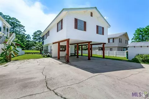 32714 Cypress Dr, Springfield, LA 70462 photo 2