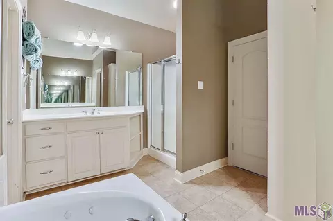13340 Williamsburg Dr, Walker, LA 70785 photo 10