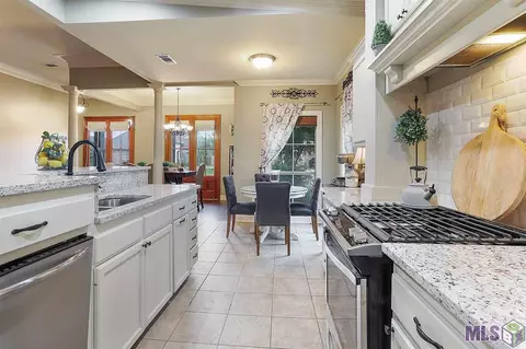 13340 Williamsburg Dr, Walker, LA 70785 photo 7