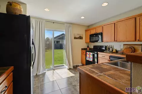 30239 Daffodil Dr, Walker, LA 70785 photo 6