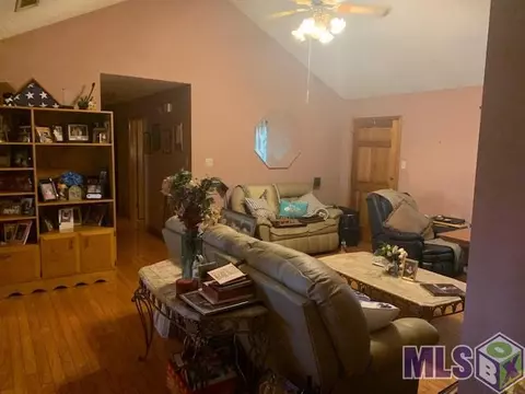 221 Richland Dr, Thibodaux, LA 70301 photo 4