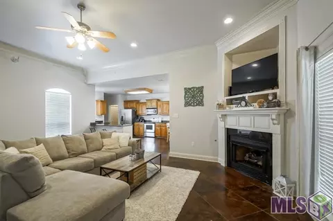 34060 Springlake Dr, Walker, LA 70785 photo 3