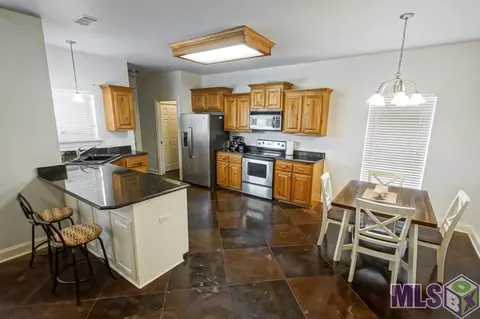 34060 Springlake Dr, Walker, LA 70785 photo 5