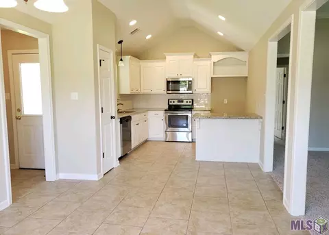 15072 Cross Gate Dr, Walker, LA 70785 photo 4
