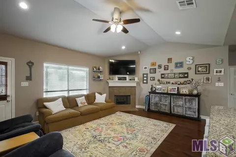 34052 Springlake Dr, Walker, LA 70785 photo 8