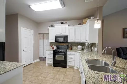 34052 Springlake Dr, Walker, LA 70785 photo 10