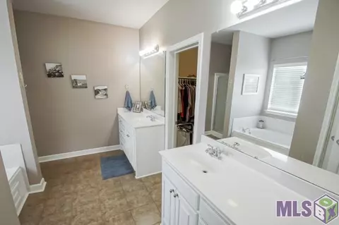 34052 Springlake Dr, Walker, LA 70785 photo 15