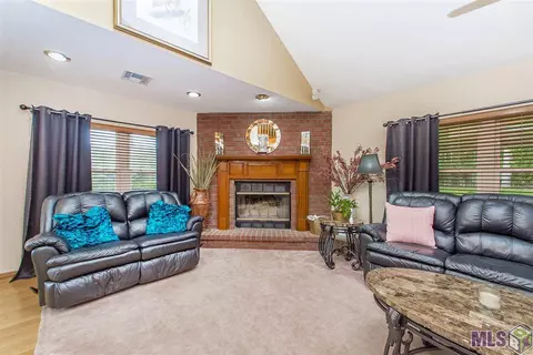 16425 Pine Ln, Springfield, LA 70462 photo 3