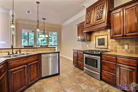 13348 Williamsburg Dr, Walker, LA 70785 photo 2