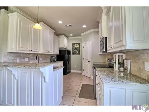 13099 Robin Dr, Walker, LA 70785 photo 8